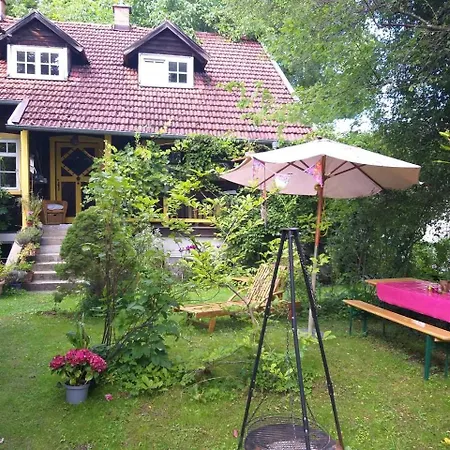 Am Walnussbaum *