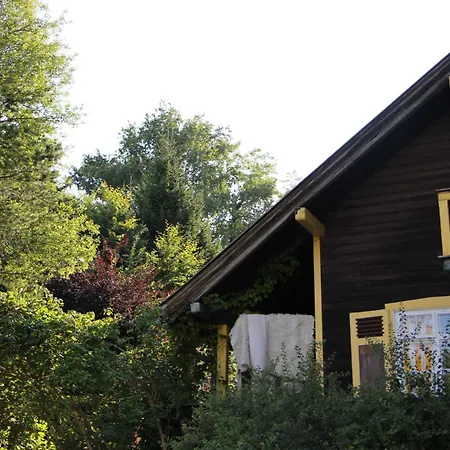 Am Walnussbaum Apartment *