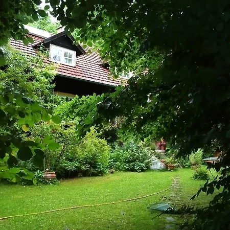 Am Walnussbaum Apartament *